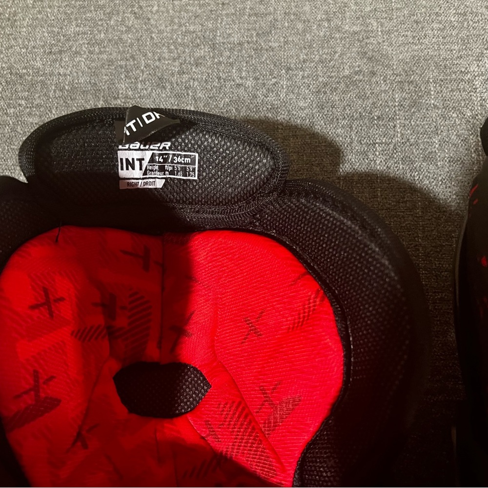 Bauer hockey shin pads